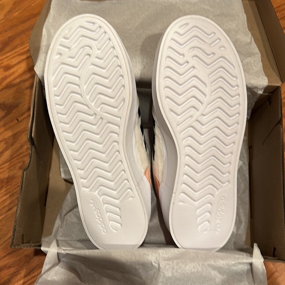 Adidas x Hello Kitty Forum Bonega Platform Sneaker - Picture 3 of 6